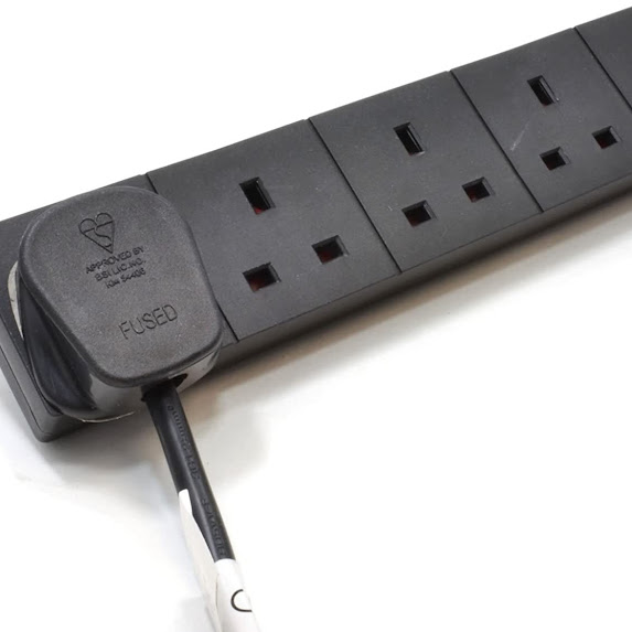 black 4 gang extension lead